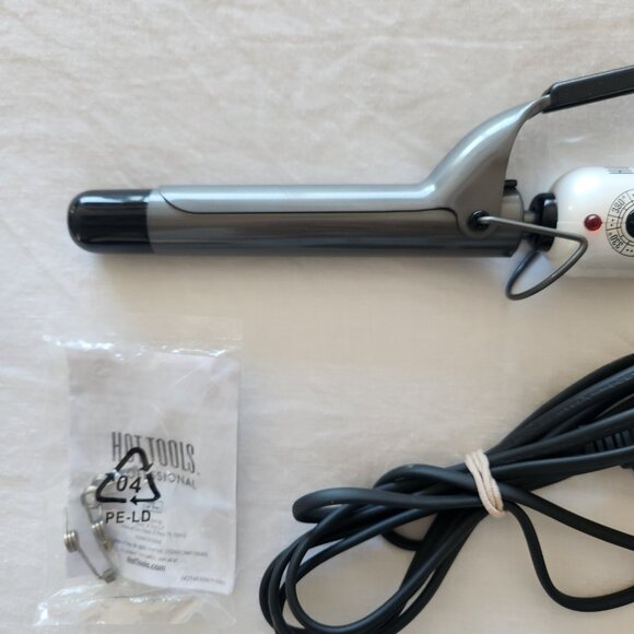 Hot Tools Nano Ceramic Curling Iron 1" EUC - Picture 2 of 3